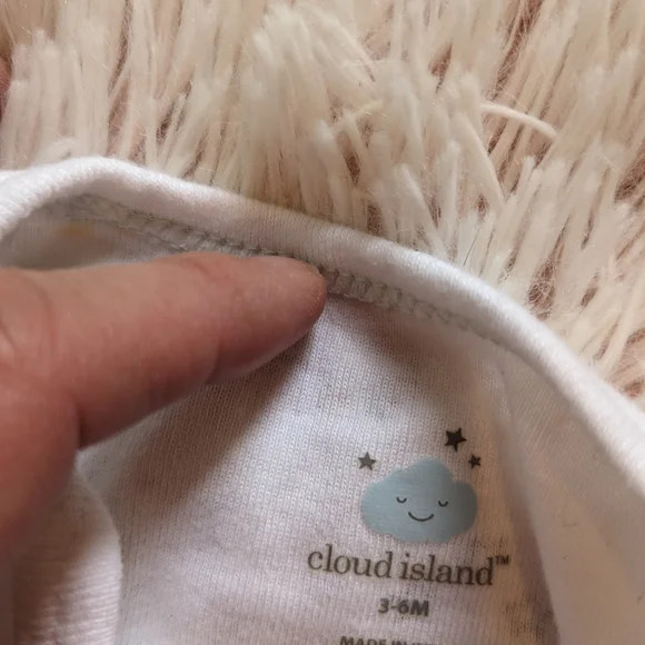 7-Piece Bundle Rabbit Bear, Gap, Cloud Island & More Infant 0-3m & 3-6m - Picture 4 of 7